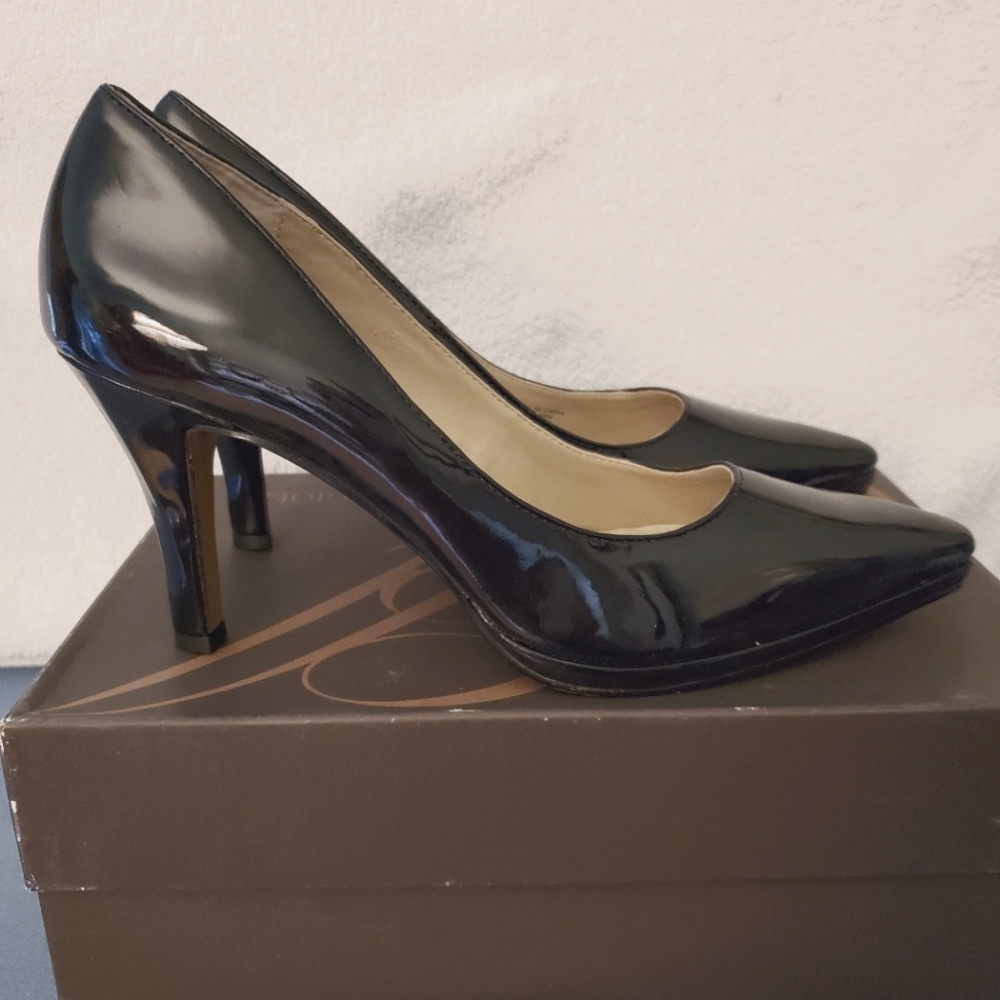 Adrienne Vittadini Black Patent Pumps
